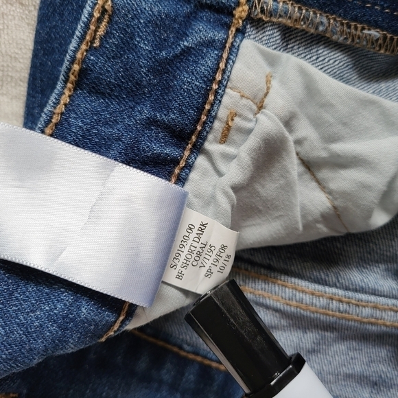 Old Navy Boyfriend Blue Jean Shorts. Size 4 - Picture 8 of 9